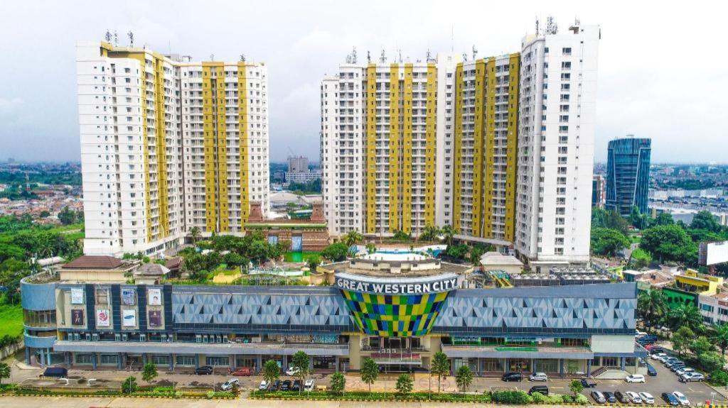 Great Western Hotel & Resort Serpong - Tangerang Exterior photo