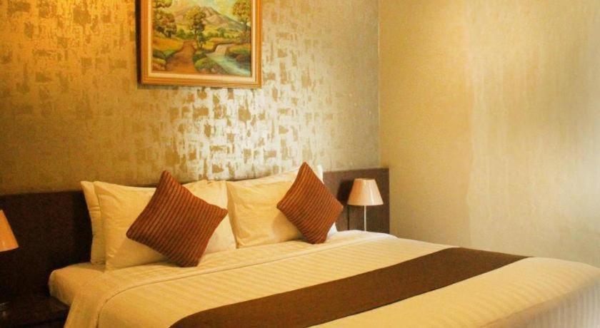 Great Western Hotel & Resort Serpong - Tangerang Exterior photo